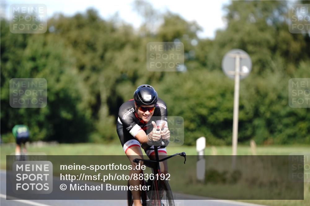 07.09.2025 - 19. Norderstedt Triathlon Michael Burmester http://msf.ph/oto/8836192 07.09.2025 14:02:04 Radfahren 880, 911, 983, 1028 meine-sportfotos.de