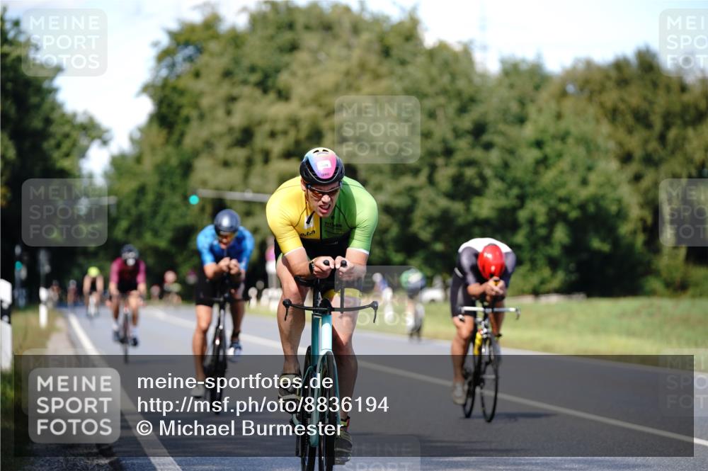 07.09.2025 - 19. Norderstedt Triathlon Michael Burmester http://msf.ph/oto/8836194 07.09.2025 14:02:06 Radfahren 880, 911, 983, 1028, 1465 meine-sportfotos.de