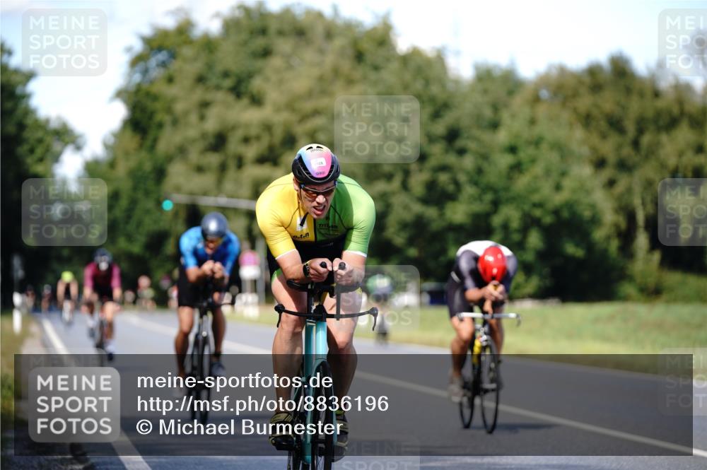 07.09.2025 - 19. Norderstedt Triathlon Michael Burmester http://msf.ph/oto/8836196 07.09.2025 14:02:06 Radfahren 880, 911, 983, 1028, 1465 meine-sportfotos.de
