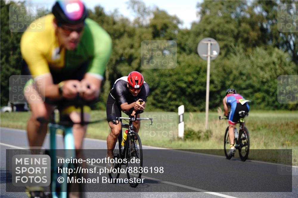 07.09.2025 - 19. Norderstedt Triathlon Michael Burmester http://msf.ph/oto/8836198 07.09.2025 14:02:06 Radfahren 880, 911, 983, 1028, 1465 meine-sportfotos.de