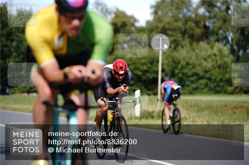 07.09.2025 - 19. Norderstedt Triathlon Michael Burmester http://msf.ph/oto/8836200 07.09.2025 14:02:06 Radfahren 880, 911, 983, 1028, 1465 meine-sportfotos.de