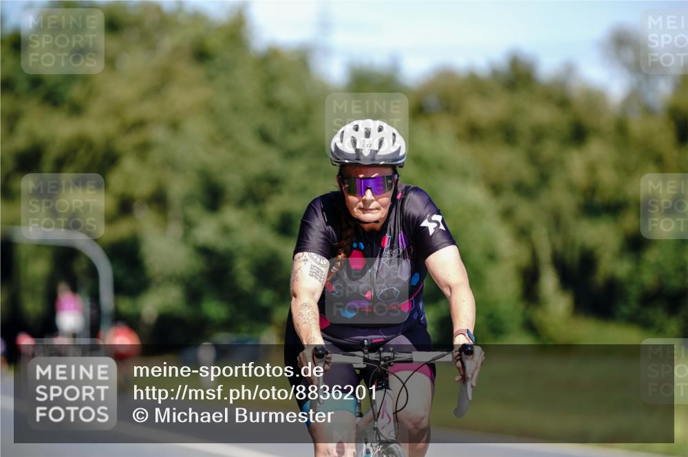 07.09.2025 - 19. Norderstedt Triathlon Michael Burmester http://msf.ph/oto/8836201 07.09.2025 12:41:51 Radfahren 137, 214, 735 meine-sportfotos.de