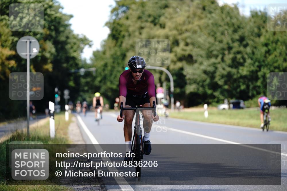 07.09.2025 - 19. Norderstedt Triathlon Michael Burmester http://msf.ph/oto/8836206 07.09.2025 14:02:09 Radfahren 880, 911, 1028, 1465 meine-sportfotos.de