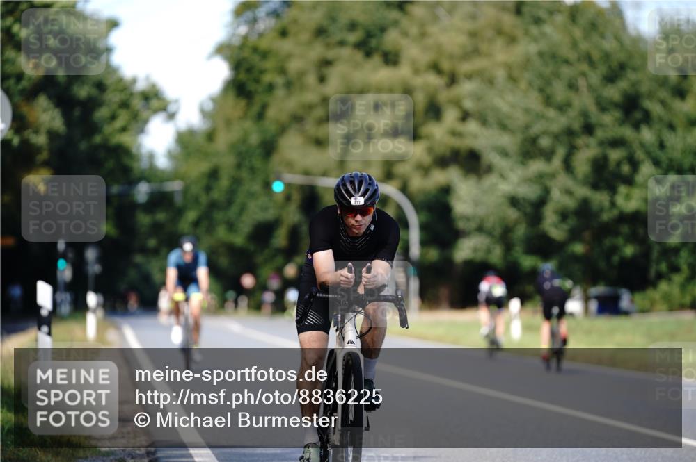 07.09.2025 - 19. Norderstedt Triathlon Michael Burmester http://msf.ph/oto/8836225 07.09.2025 14:02:23 Radfahren 877 meine-sportfotos.de