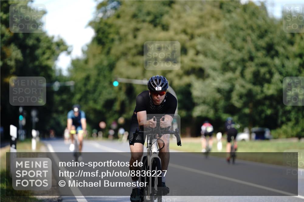 07.09.2025 - 19. Norderstedt Triathlon Michael Burmester http://msf.ph/oto/8836227 07.09.2025 14:02:24 Radfahren 877 meine-sportfotos.de