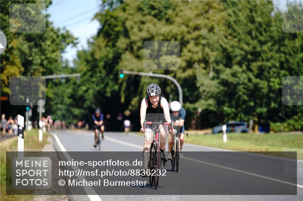 07.09.2025 - 19. Norderstedt Triathlon Michael Burmester http://msf.ph/oto/8836232 07.09.2025 12:42:10 Radfahren 262, 788 meine-sportfotos.de