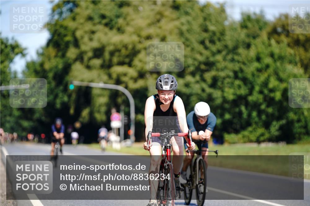 07.09.2025 - 19. Norderstedt Triathlon Michael Burmester http://msf.ph/oto/8836234 07.09.2025 12:42:11 Radfahren 262, 788 meine-sportfotos.de