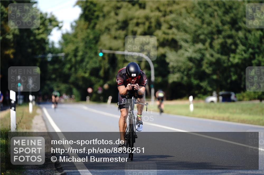 07.09.2025 - 19. Norderstedt Triathlon Michael Burmester http://msf.ph/oto/8836251 07.09.2025 14:02:48 Radfahren 366, 962, 965 meine-sportfotos.de