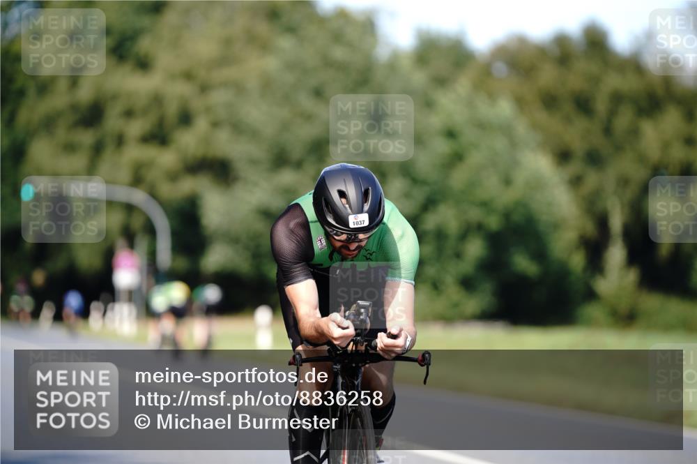 07.09.2025 - 19. Norderstedt Triathlon Michael Burmester http://msf.ph/oto/8836258 07.09.2025 14:02:57 Radfahren 1037 meine-sportfotos.de