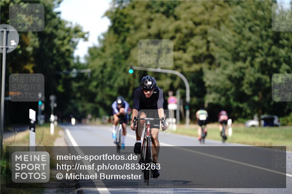 07.09.2025 - 19. Norderstedt Triathlon Michael Burmester http://msf.ph/oto/8836263 07.09.2025 14:03:04 Radfahren 428, 980 meine-sportfotos.de