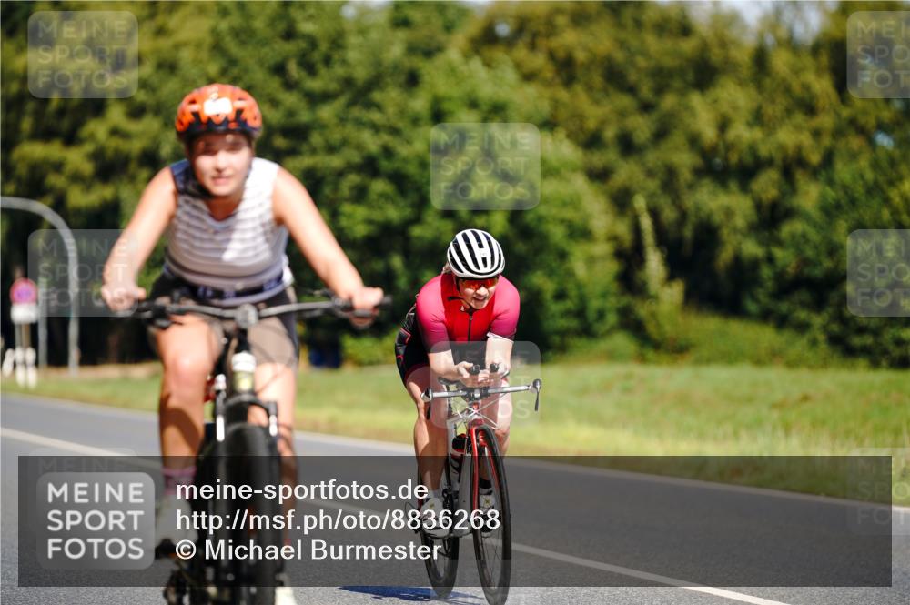 07.09.2025 - 19. Norderstedt Triathlon Michael Burmester http://msf.ph/oto/8836268 07.09.2025 12:42:37 Radfahren 290, 295, 698, 1264 meine-sportfotos.de