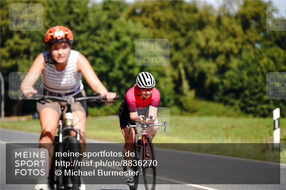 07.09.2025 - 19. Norderstedt Triathlon Michael Burmester http://msf.ph/oto/8836270 07.09.2025 12:42:37 Radfahren 290, 295, 698, 1264 meine-sportfotos.de