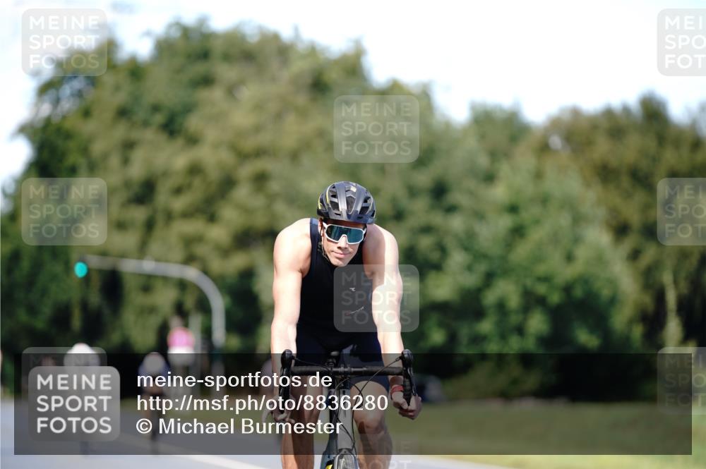 07.09.2025 - 19. Norderstedt Triathlon Michael Burmester http://msf.ph/oto/8836280 07.09.2025 14:03:29 Radfahren 1408 meine-sportfotos.de