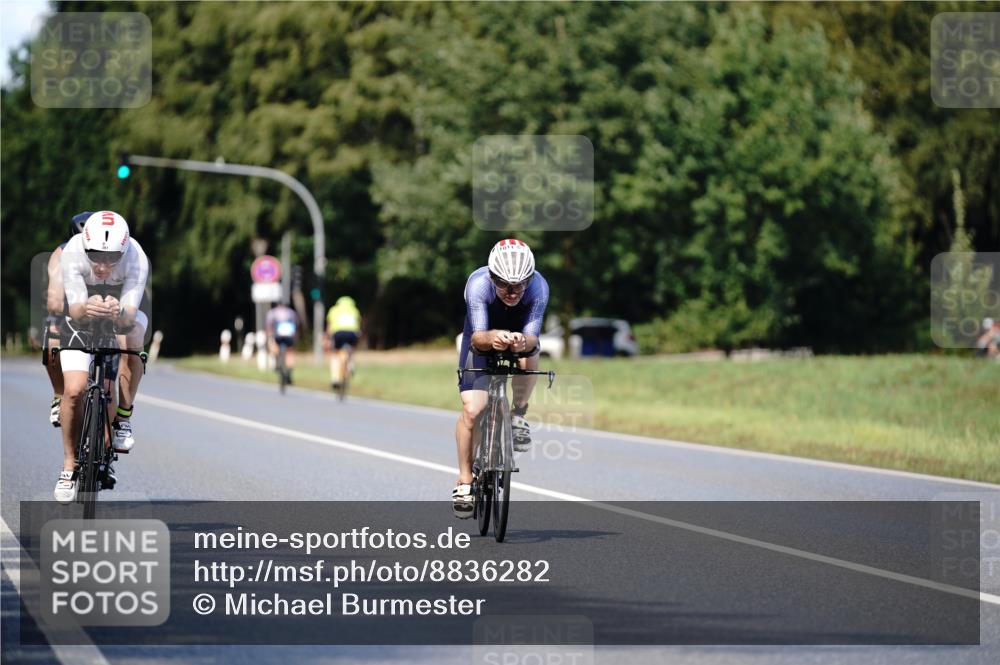 07.09.2025 - 19. Norderstedt Triathlon Michael Burmester http://msf.ph/oto/8836282 07.09.2025 14:03:32 Radfahren 361, 963, 1011, 1408 meine-sportfotos.de
