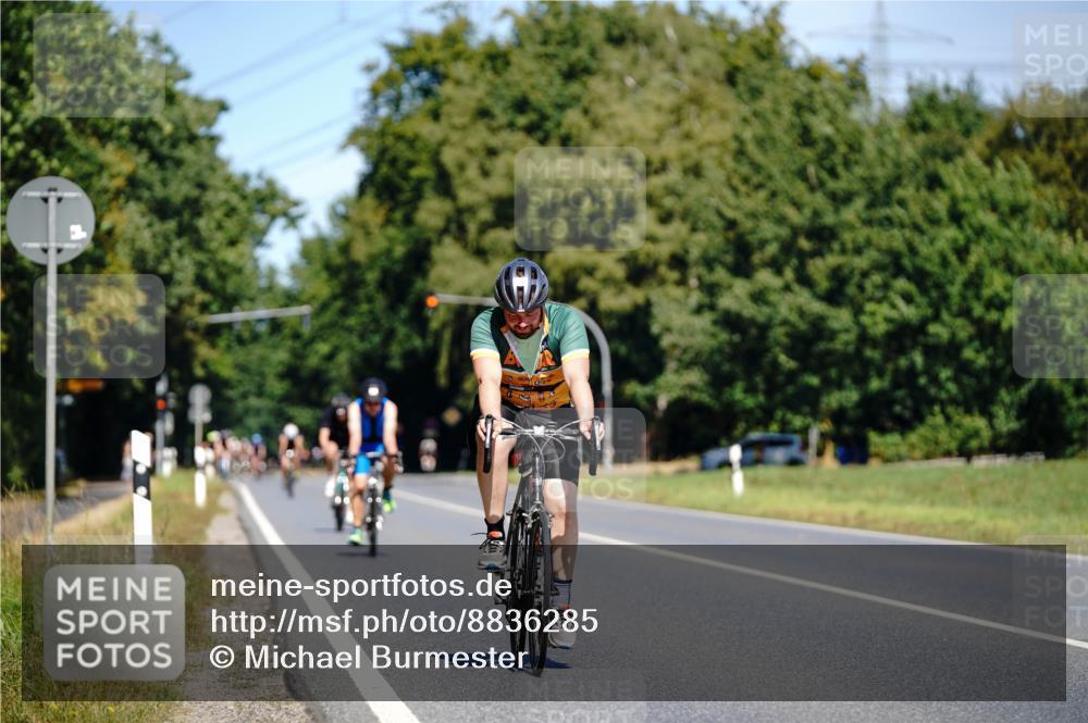07.09.2025 - 19. Norderstedt Triathlon Michael Burmester http://msf.ph/oto/8836285 07.09.2025 12:42:40 Radfahren 157, 295, 698, 1264 meine-sportfotos.de