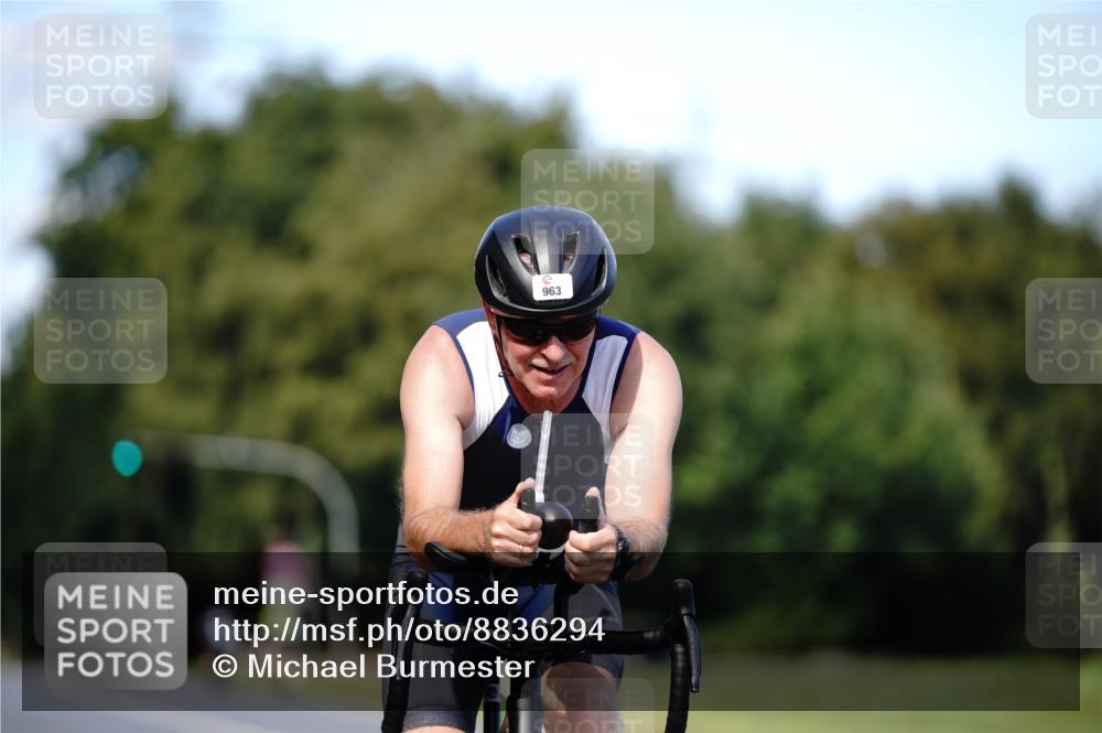 07.09.2025 - 19. Norderstedt Triathlon Michael Burmester http://msf.ph/oto/8836294 07.09.2025 14:03:34 Radfahren 361, 963, 1011 meine-sportfotos.de