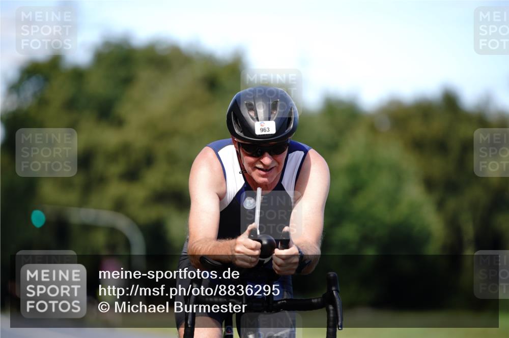 07.09.2025 - 19. Norderstedt Triathlon Michael Burmester http://msf.ph/oto/8836295 07.09.2025 14:03:34 Radfahren 361, 963, 1011 meine-sportfotos.de