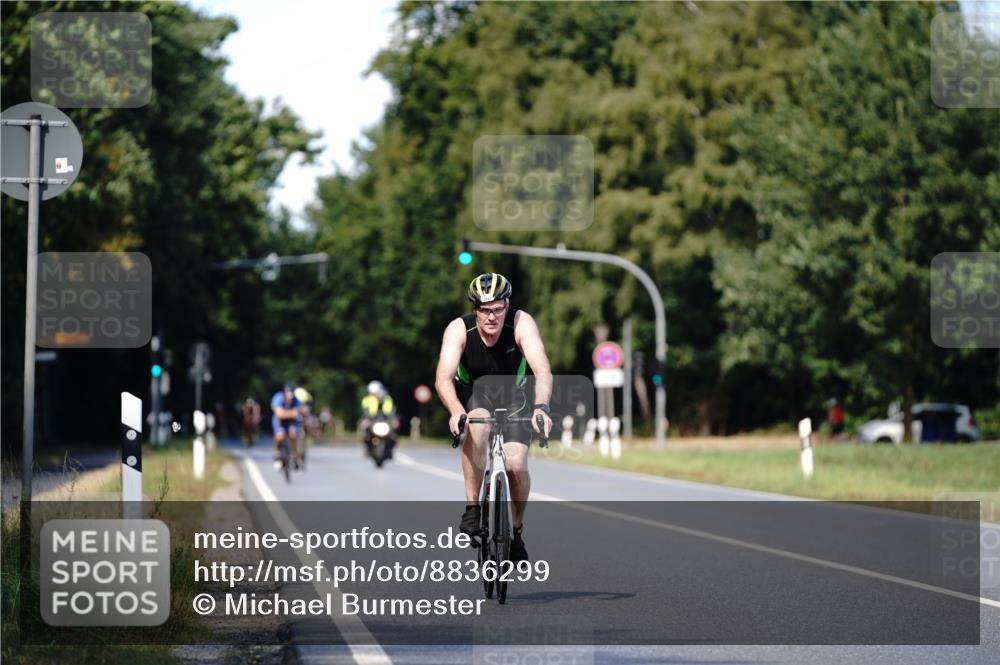 07.09.2025 - 19. Norderstedt Triathlon Michael Burmester http://msf.ph/oto/8836299 07.09.2025 14:03:39 Radfahren 391 meine-sportfotos.de