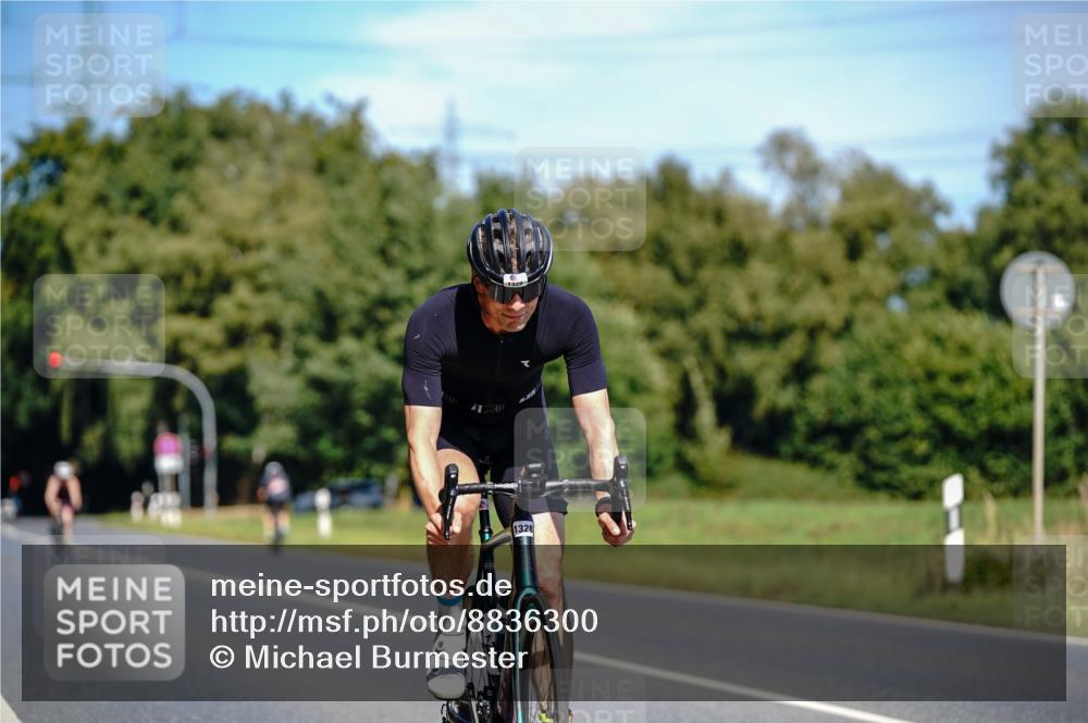 07.09.2025 - 19. Norderstedt Triathlon Michael Burmester http://msf.ph/oto/8836300 07.09.2025 12:42:46 Radfahren 713, 750, 1328 meine-sportfotos.de