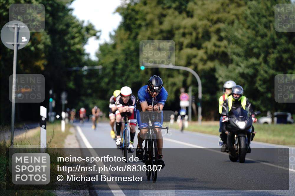 07.09.2025 - 19. Norderstedt Triathlon Michael Burmester http://msf.ph/oto/8836307 07.09.2025 14:03:44 Radfahren 391, 978, 985, 1039 meine-sportfotos.de