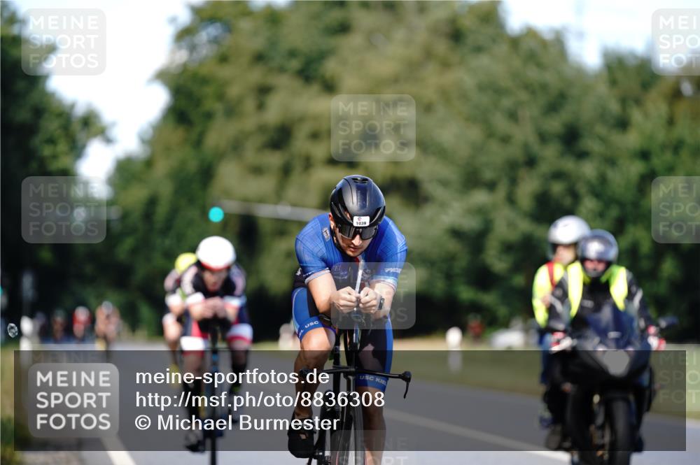 07.09.2025 - 19. Norderstedt Triathlon Michael Burmester http://msf.ph/oto/8836308 07.09.2025 14:03:45 Radfahren 978, 985, 1039 meine-sportfotos.de