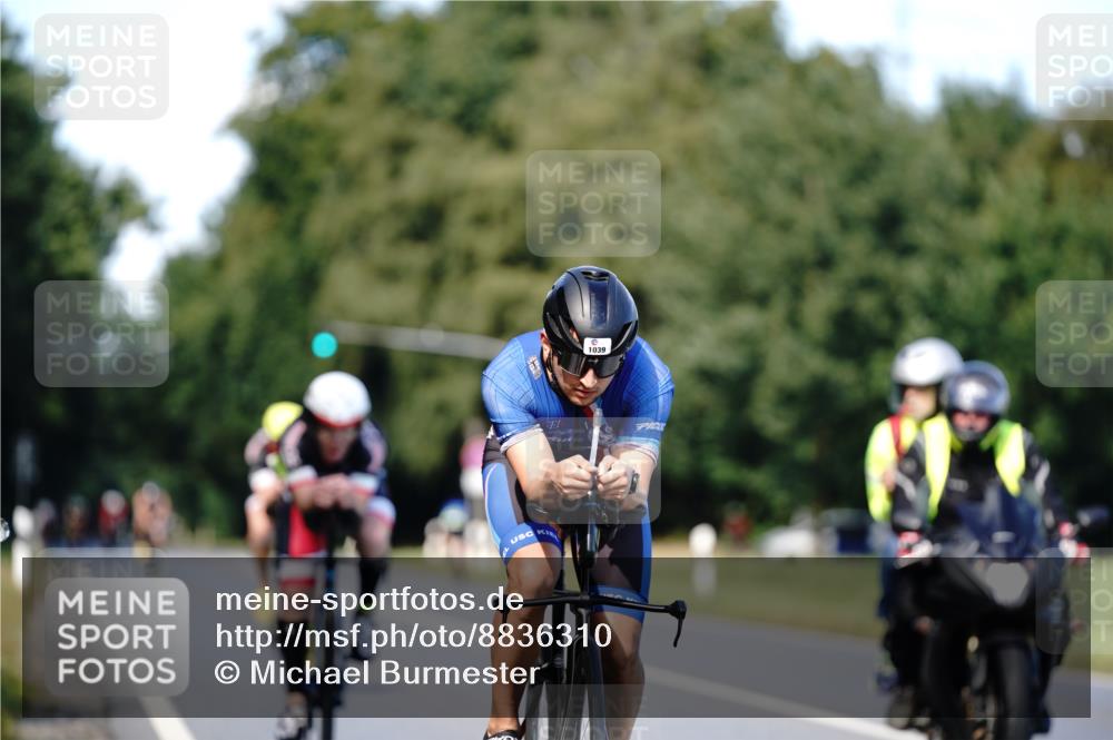 07.09.2025 - 19. Norderstedt Triathlon Michael Burmester http://msf.ph/oto/8836310 07.09.2025 14:03:45 Radfahren 978, 985, 1039 meine-sportfotos.de