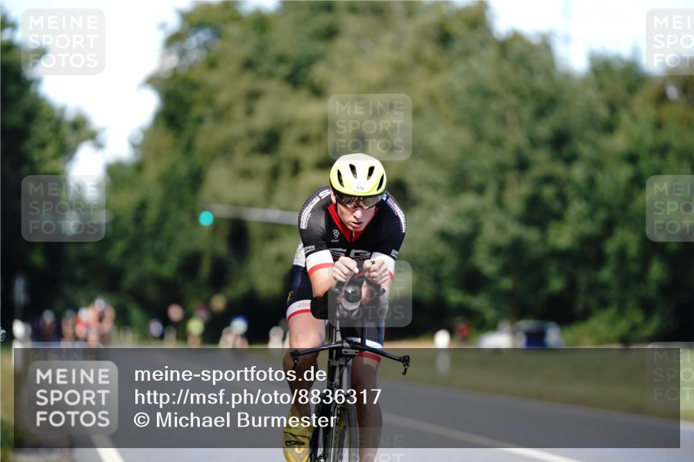 07.09.2025 - 19. Norderstedt Triathlon Michael Burmester http://msf.ph/oto/8836317 07.09.2025 14:03:47 Radfahren 978, 985, 1039 meine-sportfotos.de