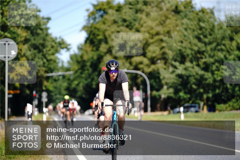 07.09.2025 - 19. Norderstedt Triathlon Michael Burmester http://msf.ph/oto/8836321 07.09.2025 12:42:58 Radfahren 141, 177, 1345 meine-sportfotos.de