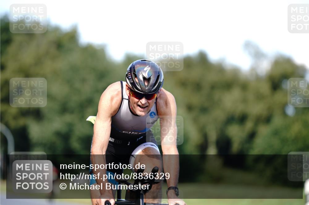 07.09.2025 - 19. Norderstedt Triathlon Michael Burmester http://msf.ph/oto/8836329 07.09.2025 14:03:53 Radfahren 974, 988 meine-sportfotos.de