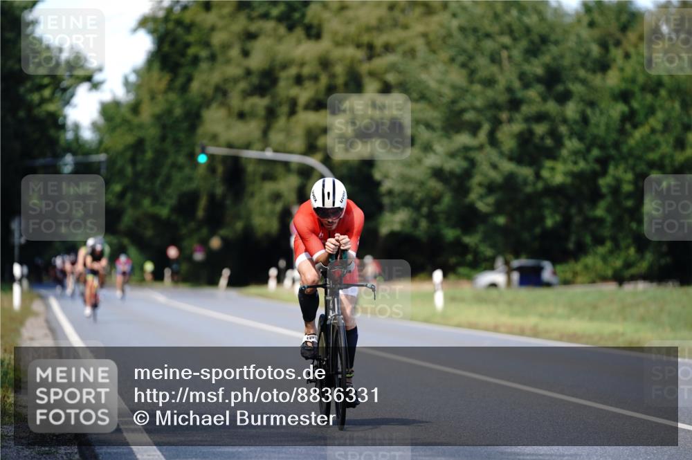 07.09.2025 - 19. Norderstedt Triathlon Michael Burmester http://msf.ph/oto/8836331 07.09.2025 14:03:55 Radfahren 974, 988 meine-sportfotos.de