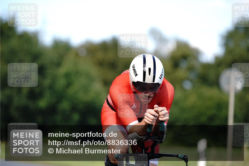 07.09.2025 - 19. Norderstedt Triathlon Michael Burmester http://msf.ph/oto/8836336 07.09.2025 14:03:56 Radfahren 974, 988 meine-sportfotos.de
