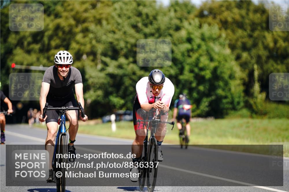 07.09.2025 - 19. Norderstedt Triathlon Michael Burmester http://msf.ph/oto/8836337 07.09.2025 12:43:03 Radfahren 266, 1322, 1345 meine-sportfotos.de
