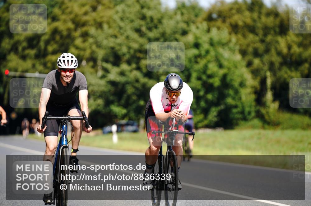 07.09.2025 - 19. Norderstedt Triathlon Michael Burmester http://msf.ph/oto/8836339 07.09.2025 12:43:03 Radfahren 266, 1322, 1345 meine-sportfotos.de