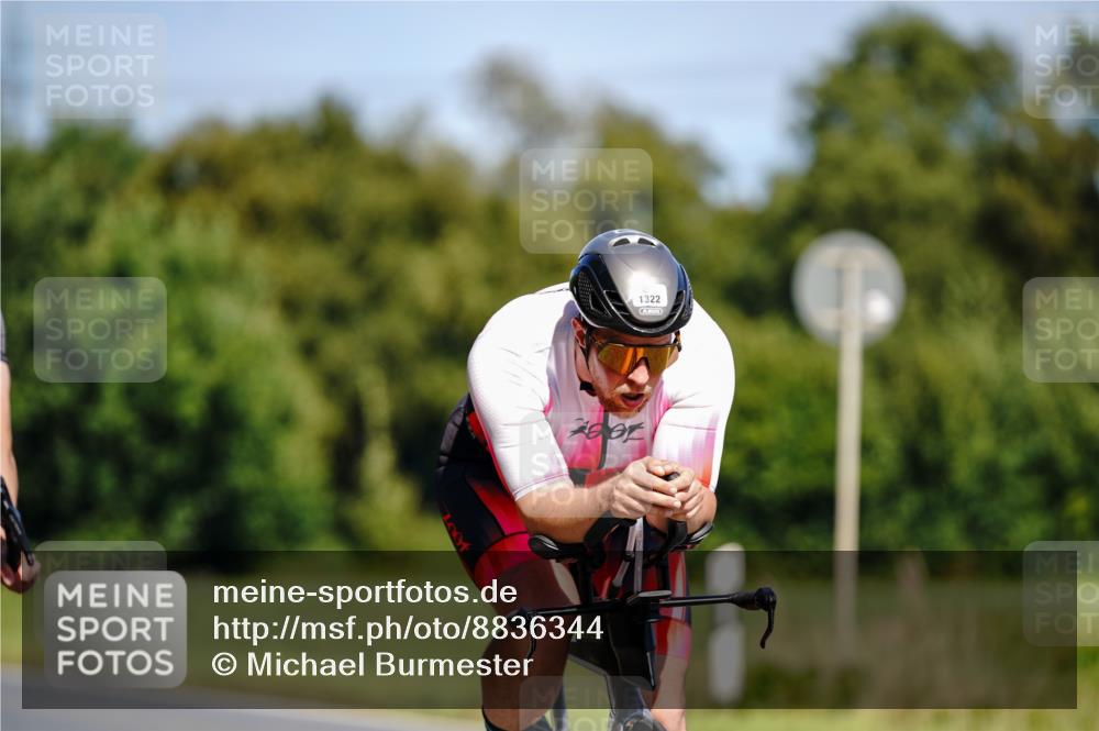 07.09.2025 - 19. Norderstedt Triathlon Michael Burmester http://msf.ph/oto/8836344 07.09.2025 12:43:04 Radfahren 239, 266, 1322 meine-sportfotos.de