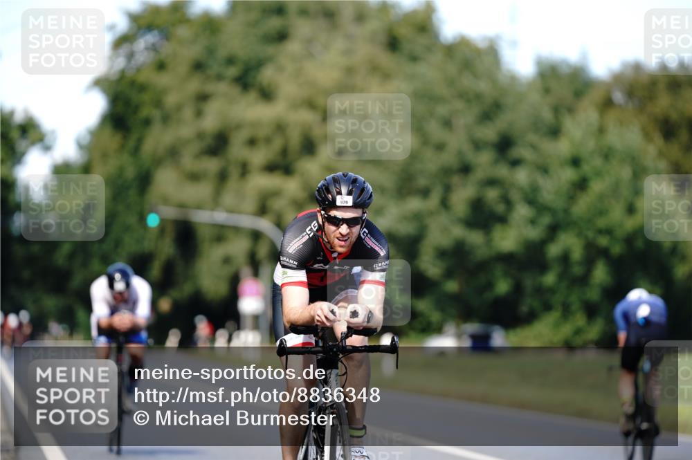 07.09.2025 - 19. Norderstedt Triathlon Michael Burmester http://msf.ph/oto/8836348 07.09.2025 14:04:06 Radfahren 979, 1018, 1456 meine-sportfotos.de