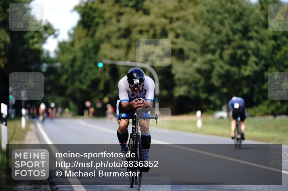 07.09.2025 - 19. Norderstedt Triathlon Michael Burmester http://msf.ph/oto/8836352 07.09.2025 14:04:07 Radfahren 979, 1018, 1456 meine-sportfotos.de