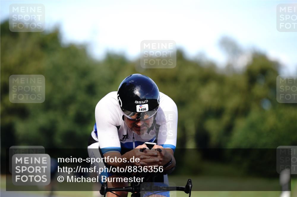 07.09.2025 - 19. Norderstedt Triathlon Michael Burmester http://msf.ph/oto/8836356 07.09.2025 14:04:08 Radfahren 979, 1018, 1456 meine-sportfotos.de
