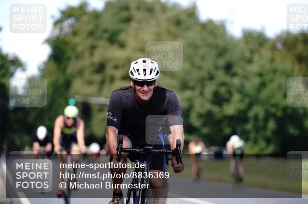 07.09.2025 - 19. Norderstedt Triathlon Michael Burmester http://msf.ph/oto/8836369 07.09.2025 14:04:22 Radfahren 400, 879, 996, 1026, 1462 meine-sportfotos.de