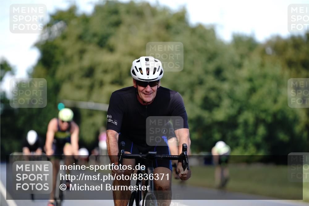 07.09.2025 - 19. Norderstedt Triathlon Michael Burmester http://msf.ph/oto/8836371 07.09.2025 14:04:22 Radfahren 400, 879, 996, 1026, 1462 meine-sportfotos.de