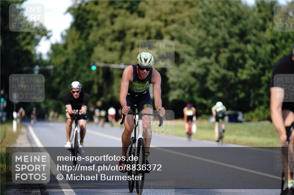07.09.2025 - 19. Norderstedt Triathlon Michael Burmester http://msf.ph/oto/8836372 07.09.2025 14:04:23 Radfahren 400, 879, 996, 1026, 1462 meine-sportfotos.de