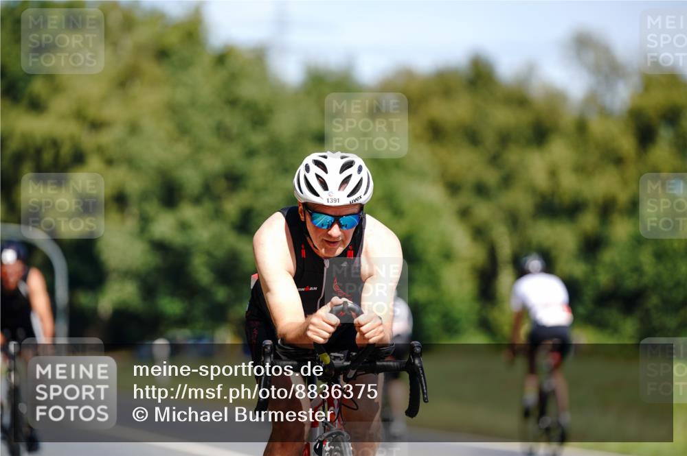 07.09.2025 - 19. Norderstedt Triathlon Michael Burmester http://msf.ph/oto/8836375 07.09.2025 12:43:18 Radfahren 159, 1391 meine-sportfotos.de