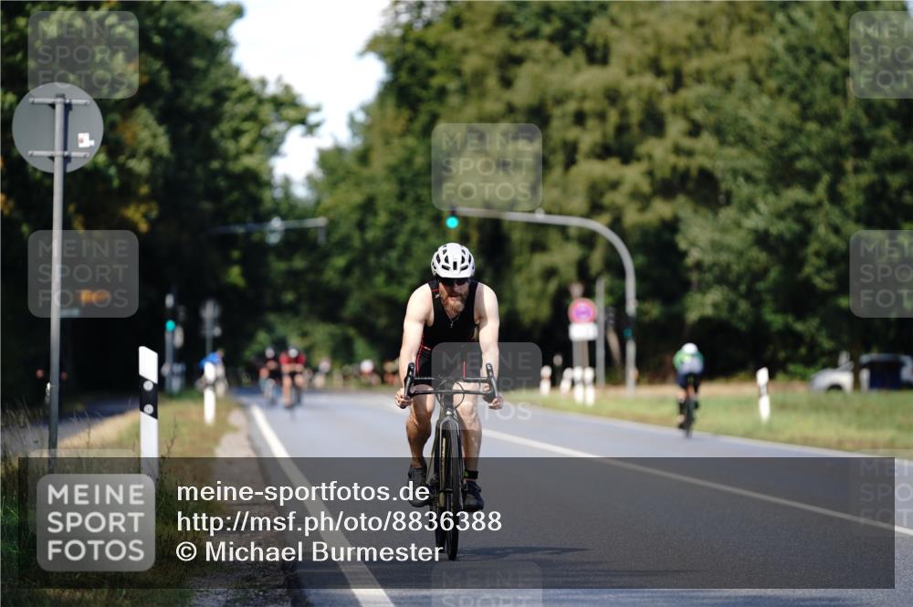07.09.2025 - 19. Norderstedt Triathlon Michael Burmester http://msf.ph/oto/8836388 07.09.2025 14:04:42 Radfahren 395 meine-sportfotos.de