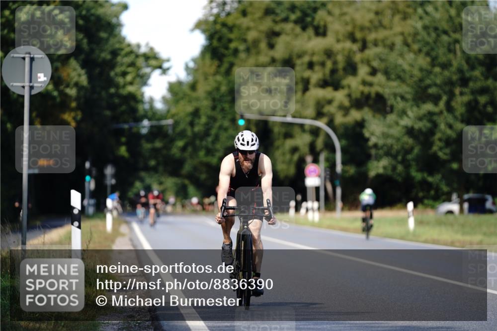 07.09.2025 - 19. Norderstedt Triathlon Michael Burmester http://msf.ph/oto/8836390 07.09.2025 14:04:42 Radfahren 395 meine-sportfotos.de