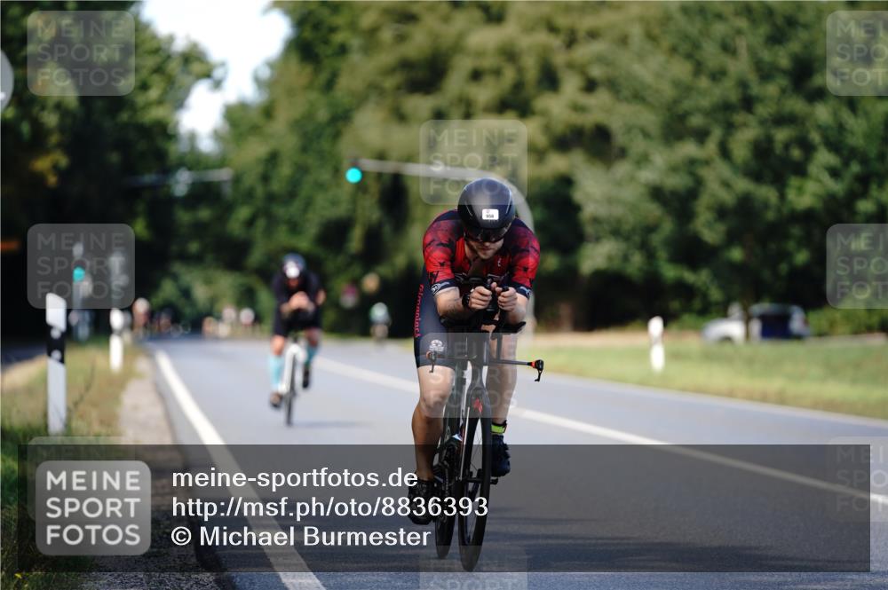 07.09.2025 - 19. Norderstedt Triathlon Michael Burmester http://msf.ph/oto/8836393 07.09.2025 14:04:49 Radfahren 958 meine-sportfotos.de