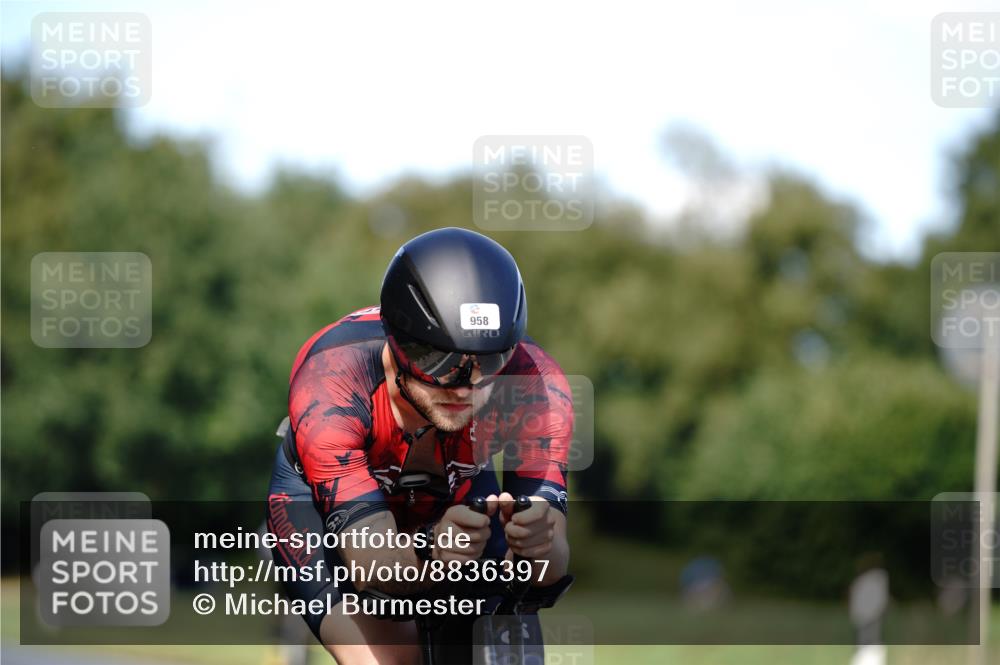 07.09.2025 - 19. Norderstedt Triathlon Michael Burmester http://msf.ph/oto/8836397 07.09.2025 14:04:50 Radfahren 958, 972 meine-sportfotos.de
