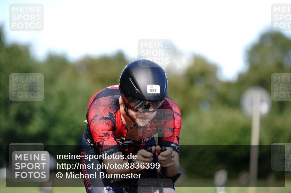 07.09.2025 - 19. Norderstedt Triathlon Michael Burmester http://msf.ph/oto/8836399 07.09.2025 14:04:51 Radfahren 958, 972 meine-sportfotos.de