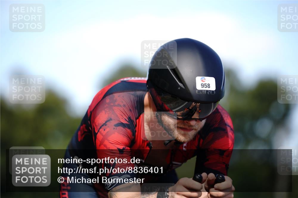 07.09.2025 - 19. Norderstedt Triathlon Michael Burmester http://msf.ph/oto/8836401 07.09.2025 14:04:51 Radfahren 958, 972 meine-sportfotos.de