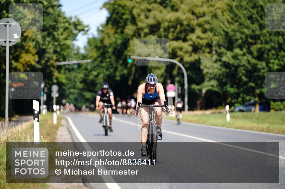 07.09.2025 - 19. Norderstedt Triathlon Michael Burmester http://msf.ph/oto/8836411 07.09.2025 12:43:49 Radfahren 1385 meine-sportfotos.de