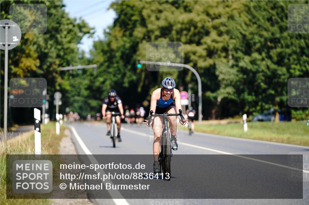 07.09.2025 - 19. Norderstedt Triathlon Michael Burmester http://msf.ph/oto/8836413 07.09.2025 12:43:49 Radfahren 1385 meine-sportfotos.de