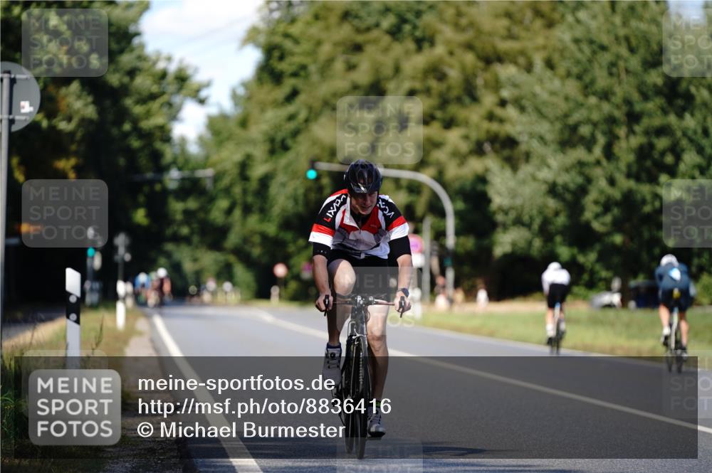 07.09.2025 - 19. Norderstedt Triathlon Michael Burmester http://msf.ph/oto/8836416 07.09.2025 14:05:16 Radfahren 427 meine-sportfotos.de